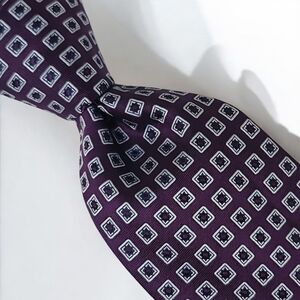 JOS A BANK Executive Collection, 100% Silk Tie, Purple, With Geometric Pattern.